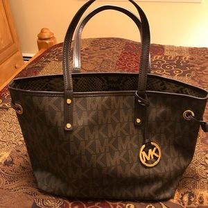 Michael Kors Medium Jet Set Reversible Tote